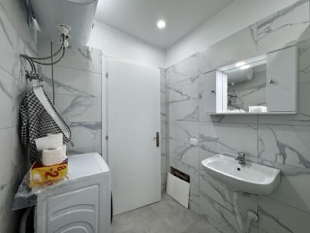 JEPET ME QERA APARTAMENT 1+1, Golem