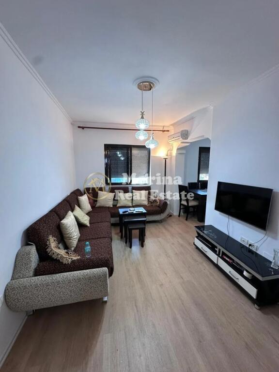 Shitet Apartament 2+1, Rruga Bardhyl, 147.000 Euro