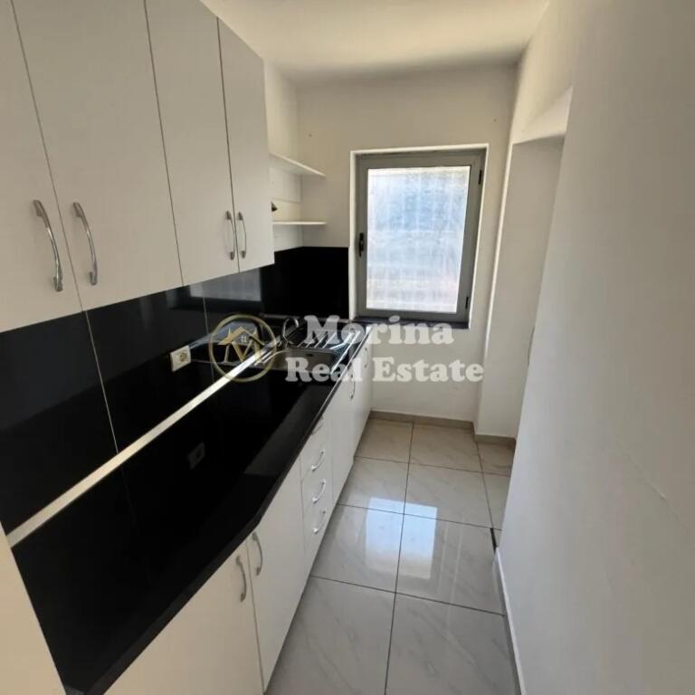 Affitto, Locale Commerciale, Strada di Durazzo, 800 euro/mese