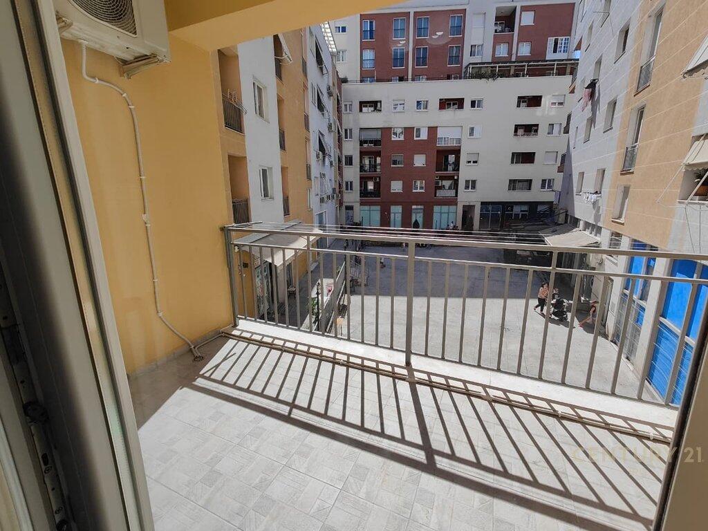 LEDA (irg121502) apartament 1+1 për qira tek oxhaku 550 LEK /muaj