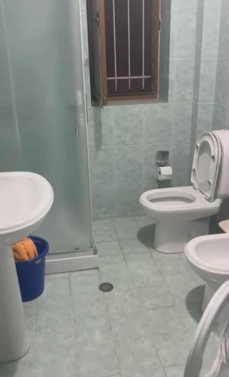 JEPET ME QIRA 1+1 QENDER TE POSTA 50.000 LEKE