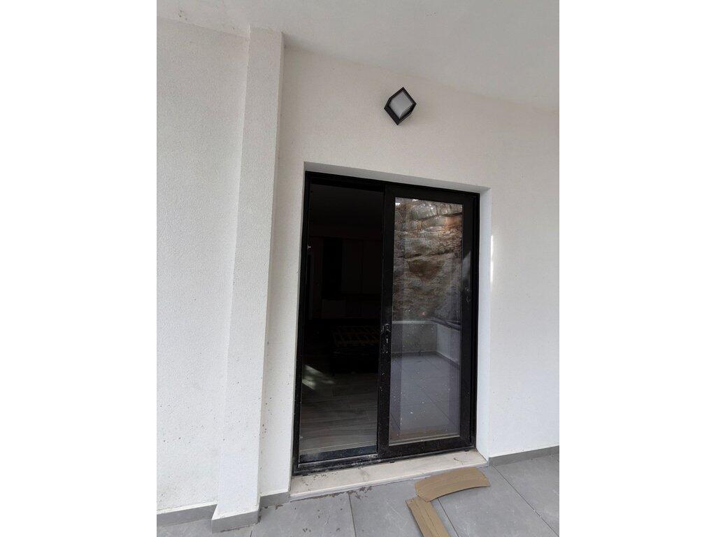 LEDA(plus121548)sarande,japim me qera vjetore vile ne rr. panorama me pamje nga deti-14,000 €/muaj
