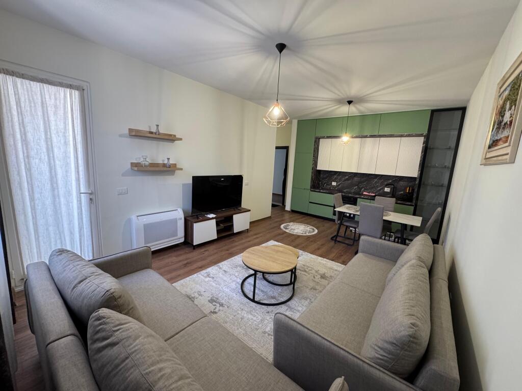 Apartment me qera 2+1 Paskuqan