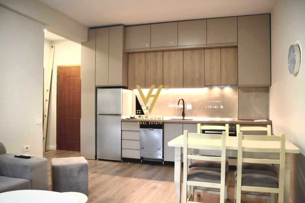 JEPET APARTAMENT 1+1+BLK ME QIRA TE KOMUNA E PARISIT 60.000 LEKE