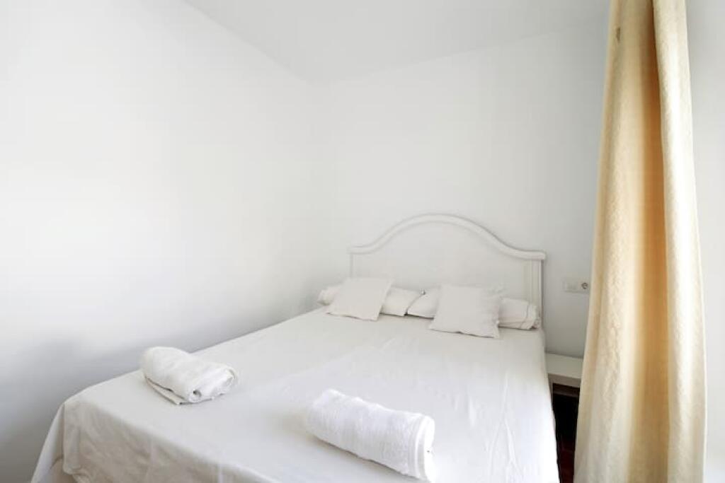 Apartament Me Qera 1+1 Tek Rruga E Durresit (ID B211376) Tirane