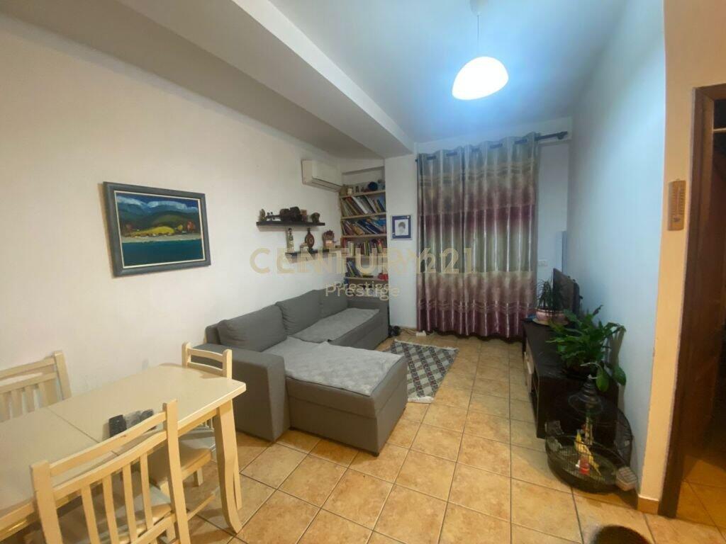 JEPET ME QERA APARTAMENT 1+1 NE MYSLYM SHYR