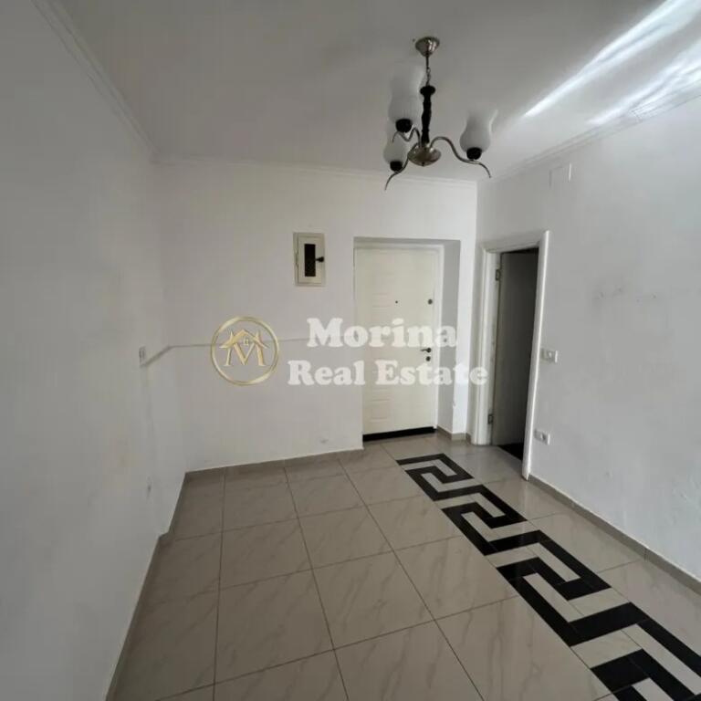 Affitto, Locale Commerciale, Strada di Durazzo, 800 euro/mese