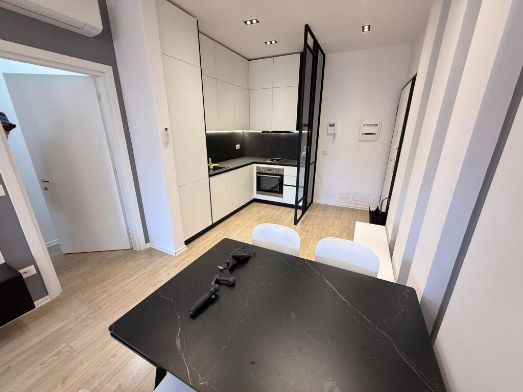 📢 Affitto – Appartamento 1+1 📍 21 Dhjetori, Garden Building💶 900 €/mese