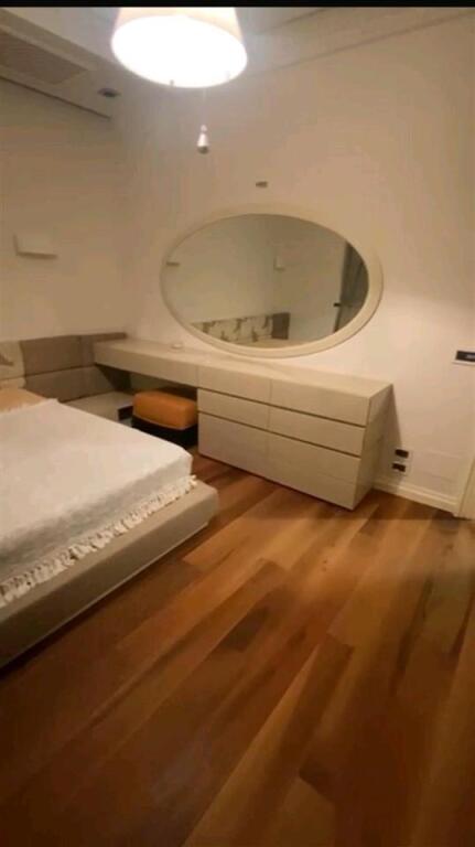 Jepet super apartament 1+1 me qera tek Shkolla e Kuqe