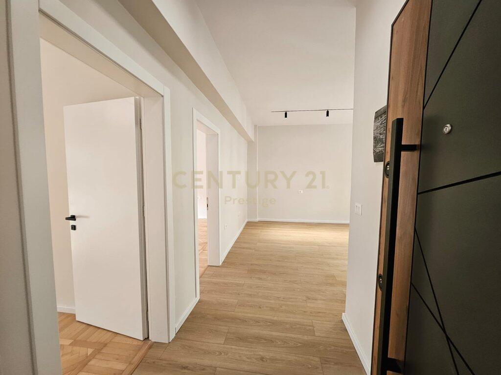 OFFICE SPACE FOR RENT – CENTER, ABOVE NEPTUN, TIRANA!