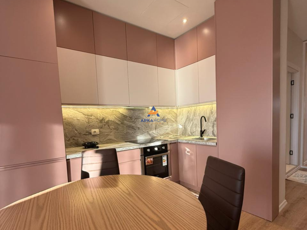 JEPET APARTAMENT ME QERA 2+1+VERANDE "PRANE LUNGOMARE,REZIDENCA ODEON,VLORE" 600 EURO