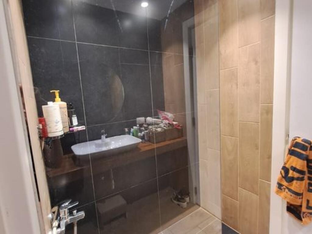 Affitto, Duplex 2+1, 1° Piano, 900€ Residenza Kodra e Diellit 2, Tirana