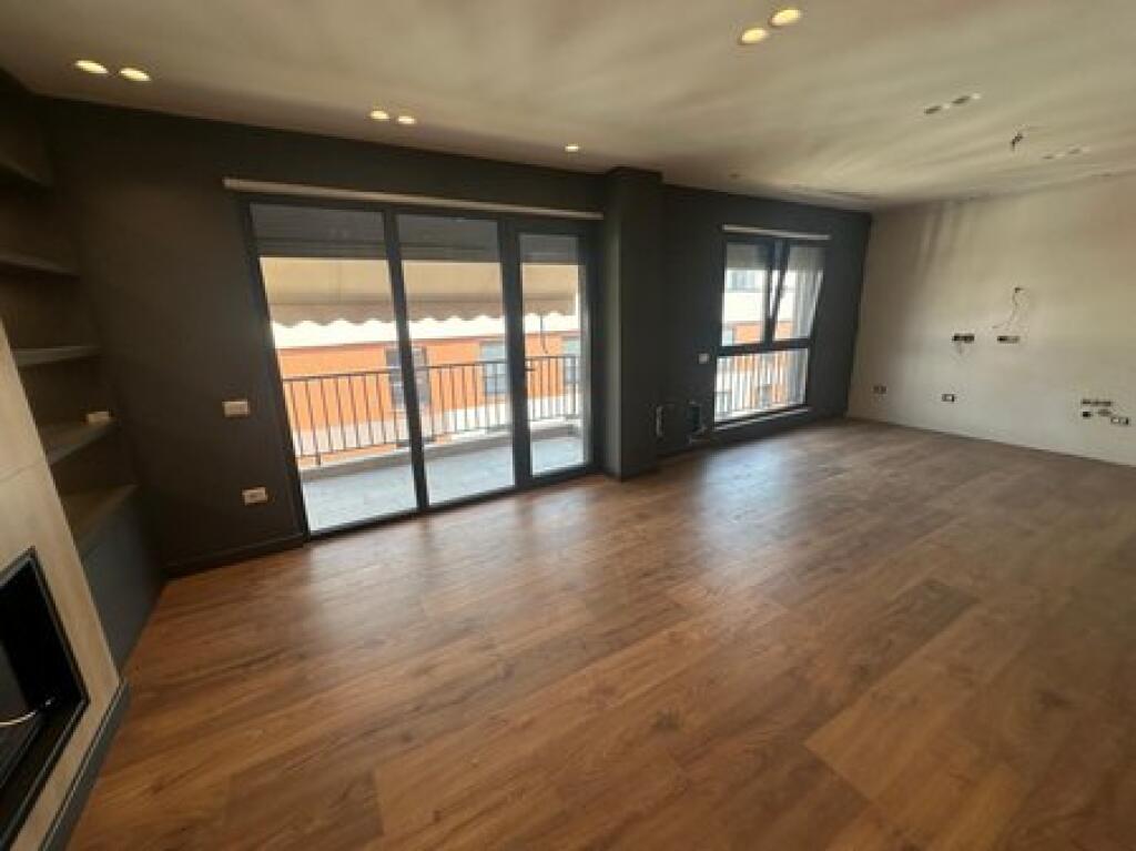 For sale, Apartment 2+1+2, Dry Lake, Tirana