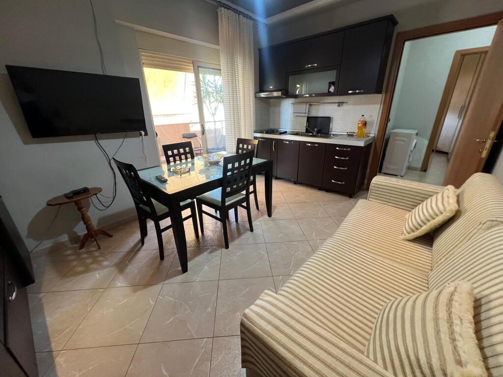 QIRA APARTAMENT 1+1 - RRUGA E KAVAJES