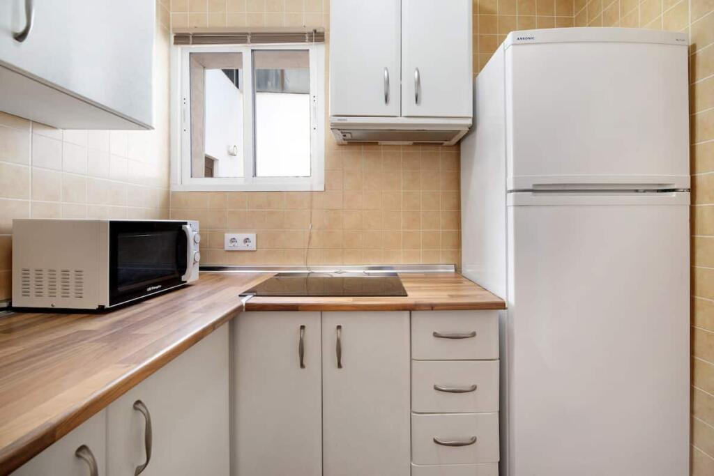 Apartament Me Qera 1+1 Tek Rruga E Durresit (ID B211376) Tirane