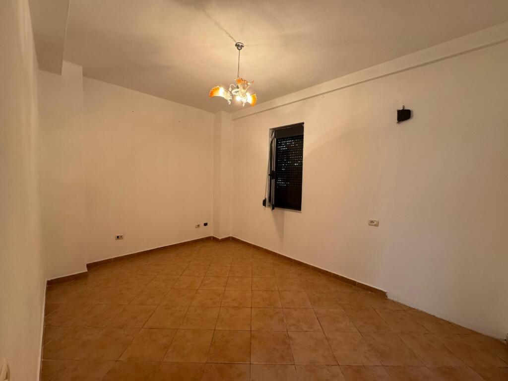 🏡 Appartamento 2+1 in Vendita – Vicino al Complesso Square 21 (non all'interno del complesso), Tirana