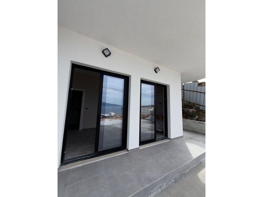 LEDA(plus121548)sarande,japim me qera vjetore vile ne rr. panorama me pamje nga deti-14,000 €/muaj