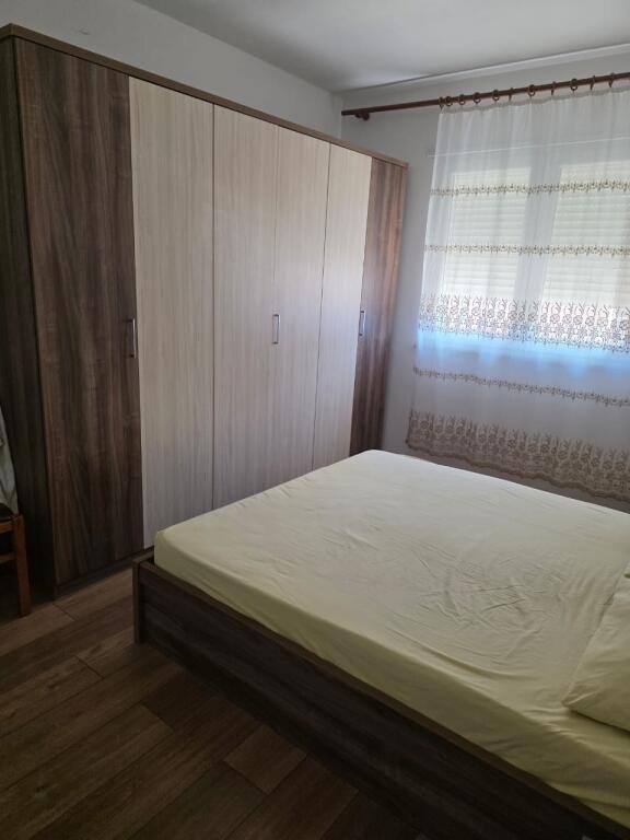 Appartamento 1+1 in affitto – Villa L2, Tirana