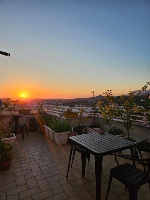Super duplex 5+1+3+2 garage for sale in Fresk