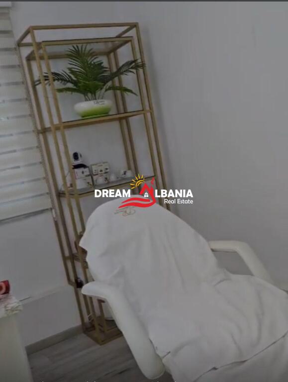 Zyre me qera ne zonen e Myslym Shyrit prane Albtelecomit ne Tirane (ID 4261367)