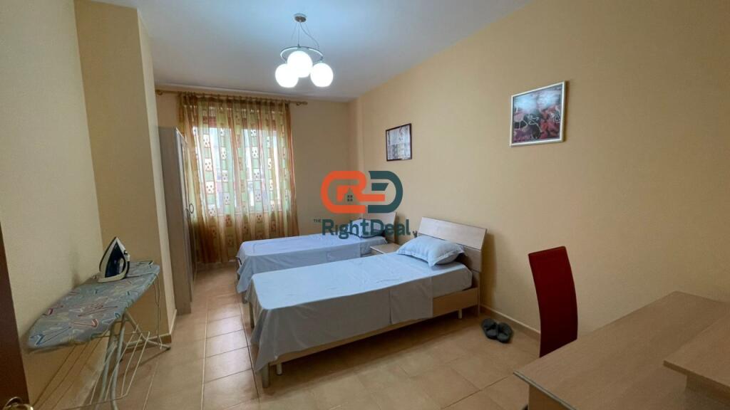 Te Rruga e Sales, Jepet Me Qira Apartament 2+1+2, Totalisht I Mobiluar!!!
