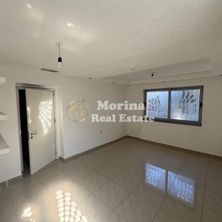 Affitto, Locale Commerciale, Strada di Durazzo, 800 euro/mese