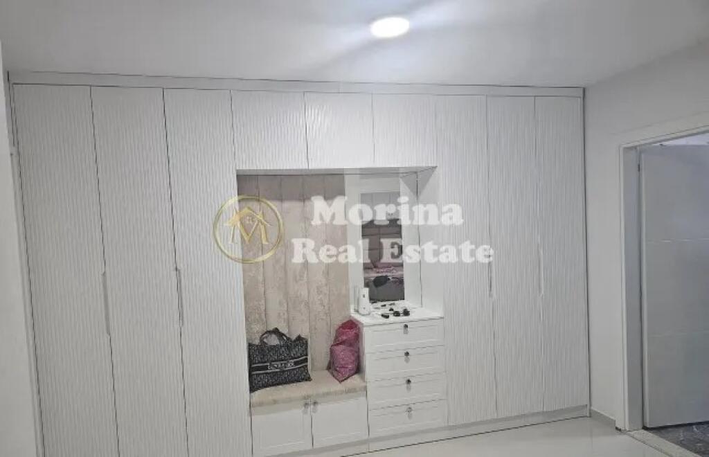 Shitet Apartament 1+ 1, ne Fresk, Rruga Sotir Caci,  Cmimi 119000 Euro.