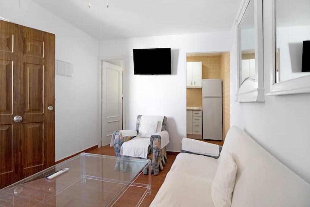 Apartament Me Qera 1+1 Tek Rruga E Durresit (ID B211376) Tirane