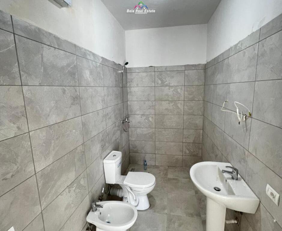 Zyre Me Qera 2+1 Tek Brryli (ID BZ2686) Tirane