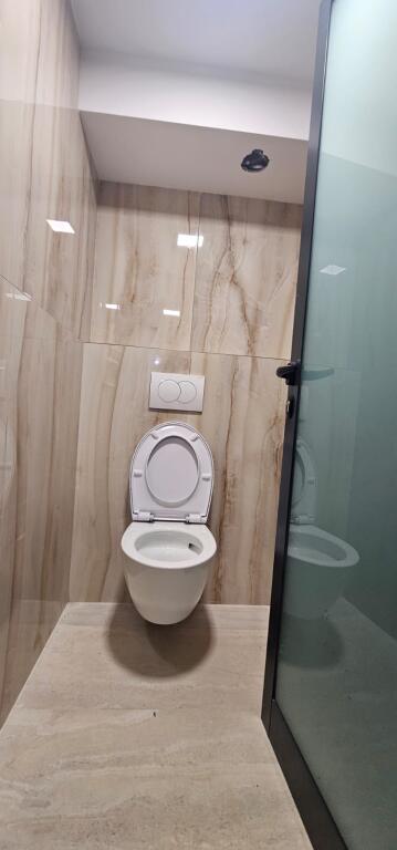 Premises for rent in the heart of the block