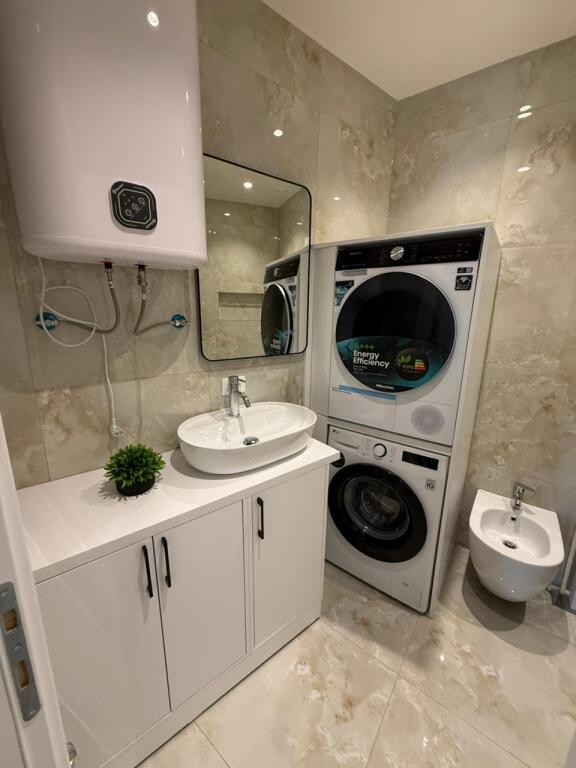 Apartament 2+1+2 për Qira te Lake View Rezidenc