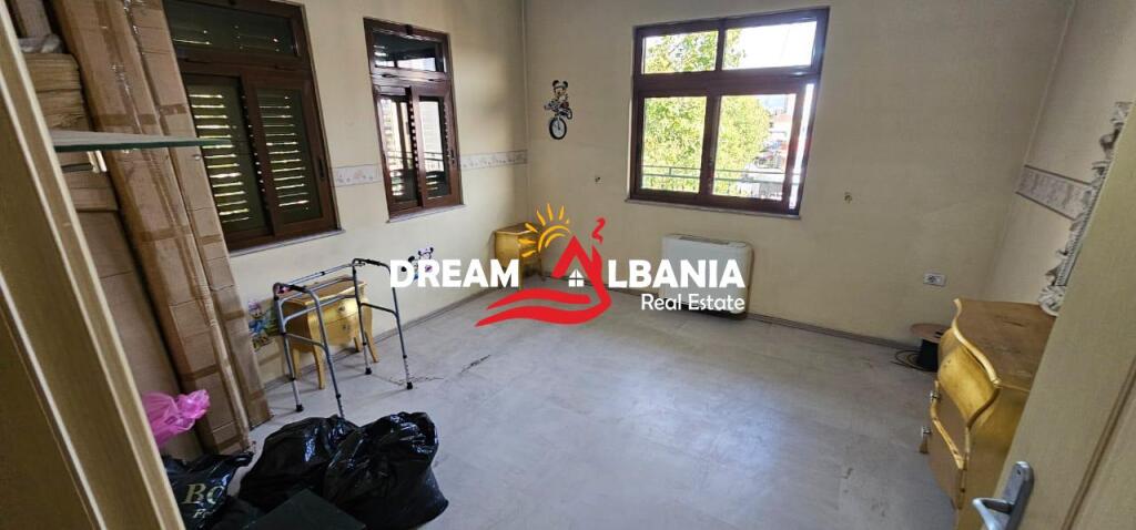 Apartment 1+1 for rent, on a villa floor near the North Bus Terminal, Tirana (ID 4251417)