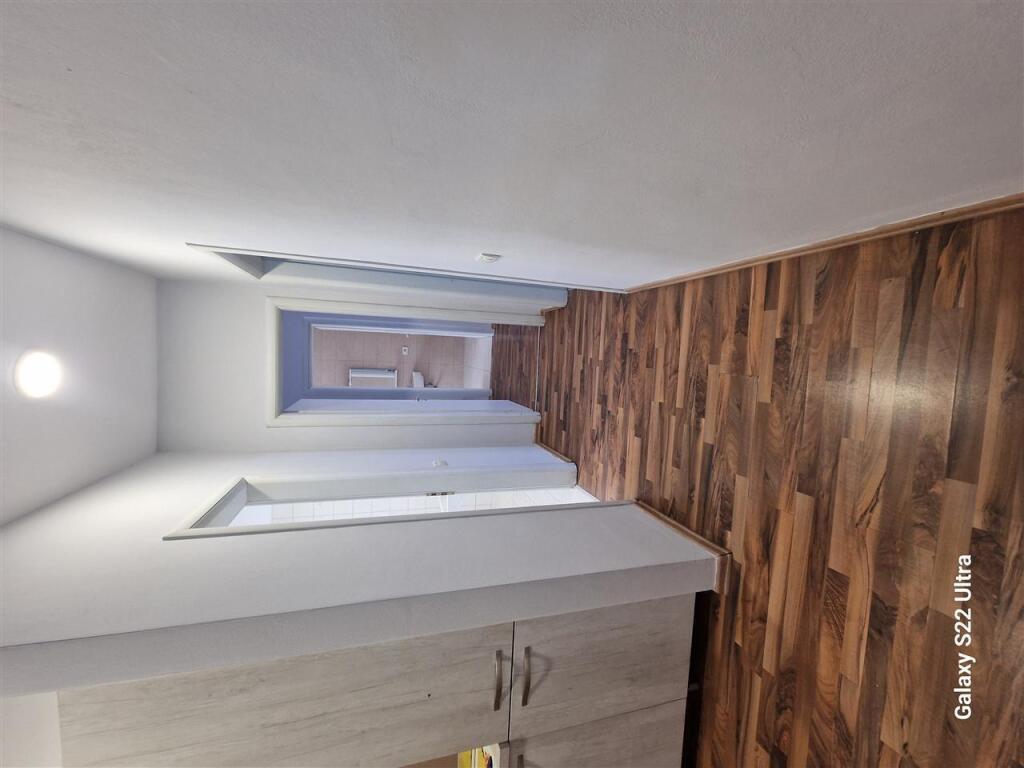 Apartment 2+1+2+garage is given at Green City, opposite Astiri