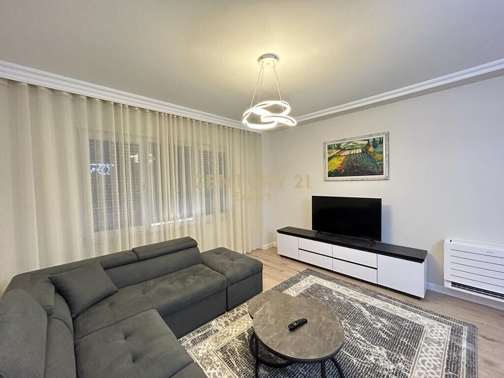 APARTMENT 2+1+3 TOILETS + PARKING SPACE FOR RENT – TEFTA TASHKO KOÇO STREET, PAZARI I RI!