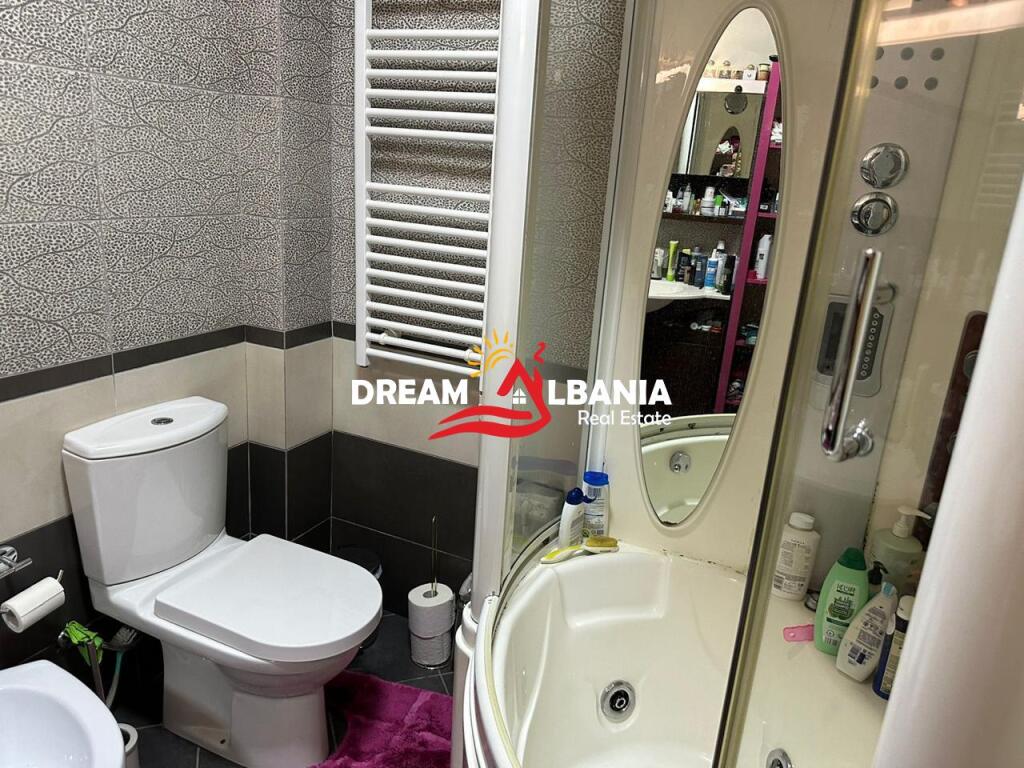Super Apartment 4+1+3+parking space for rent in the Center near Toptani Center (ID 4231396).
