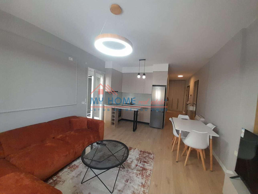 Apartament 1+1 + Post Parkimi me Qira Pazari i Ri Tirane