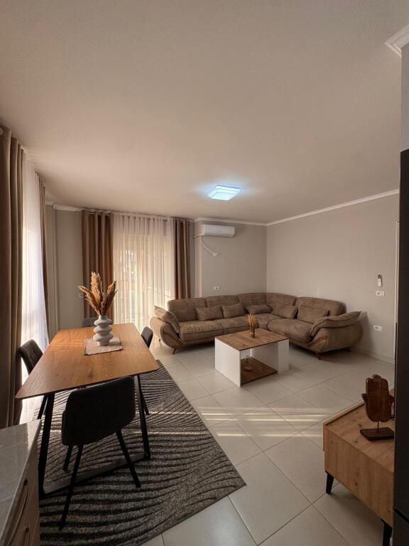 Appartamento 2+1+1 con Balcone in Affitto
