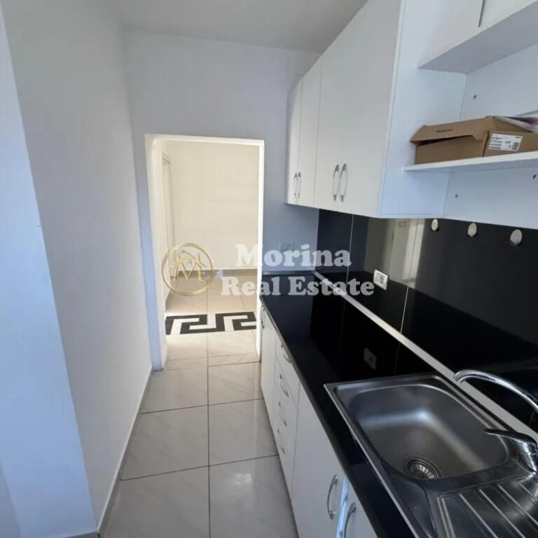Affitto, Locale Commerciale, Strada di Durazzo, 800 euro/mese