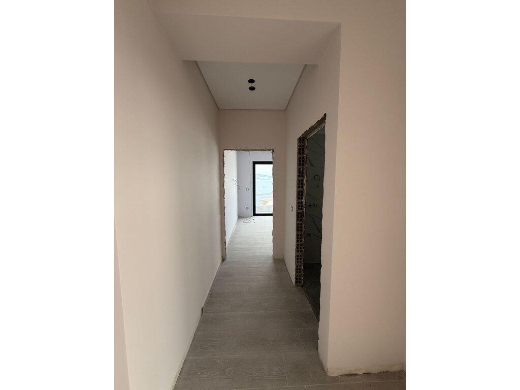 LEDA(plus121548)sarande,japim me qera vjetore vile ne rr. panorama me pamje nga deti-14,000 €/muaj