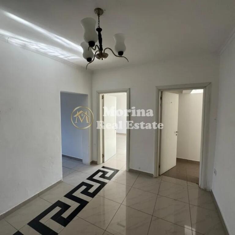 Affitto, Locale Commerciale, Strada di Durazzo, 800 euro/mese