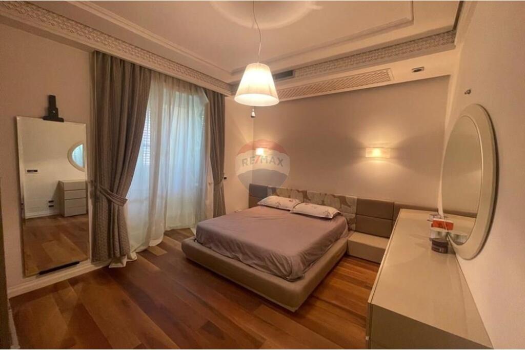 Appartamento Elegante nel Cuore di Tirana !