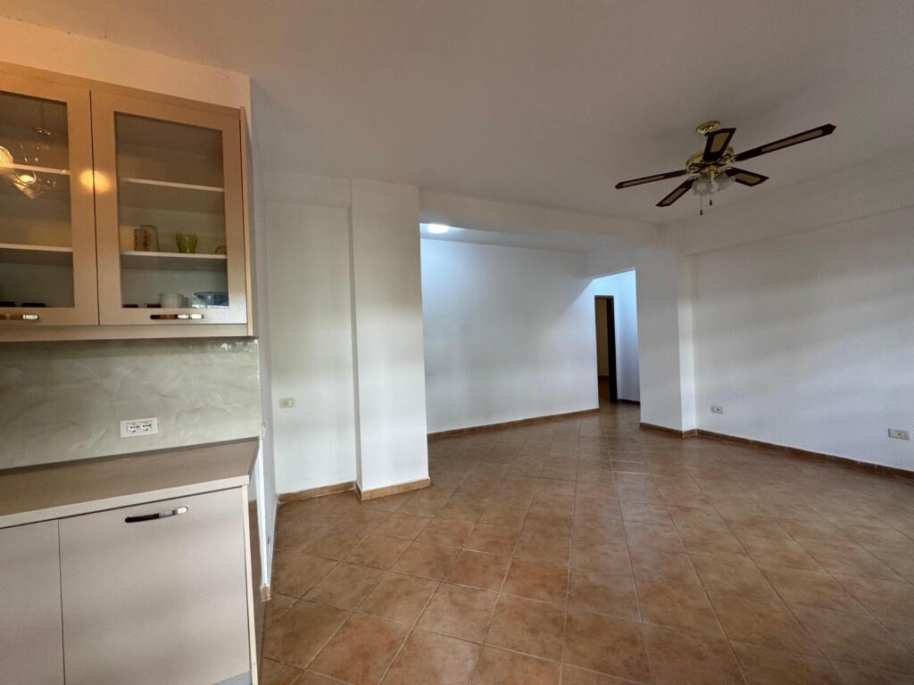 🏡 Appartamento 2+1 in Vendita – Vicino al Complesso Square 21 (non all'interno del complesso), Tirana