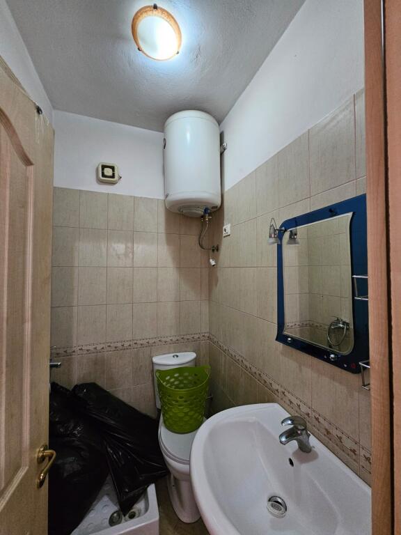 APARTAMENT ME QERA 2+1 RRUGA FORTUZI 1.000 EURO
