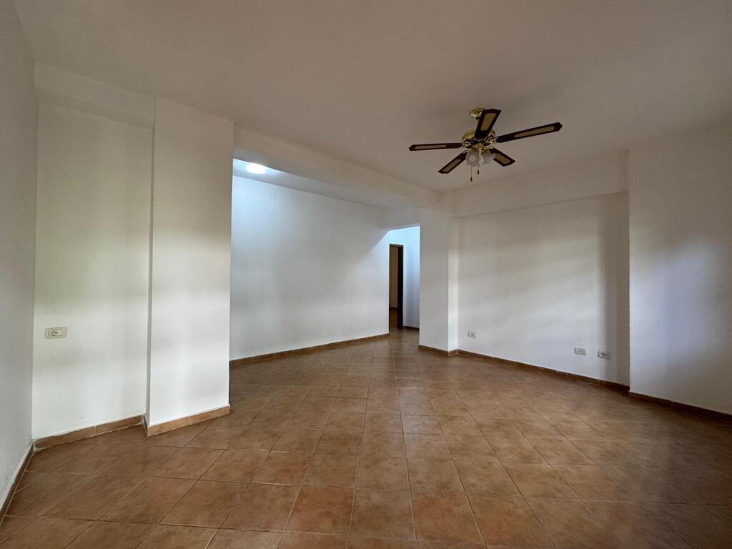 🏡 Appartamento 2+1 in Vendita – Vicino al Complesso Square 21 (non all'interno del complesso), Tirana