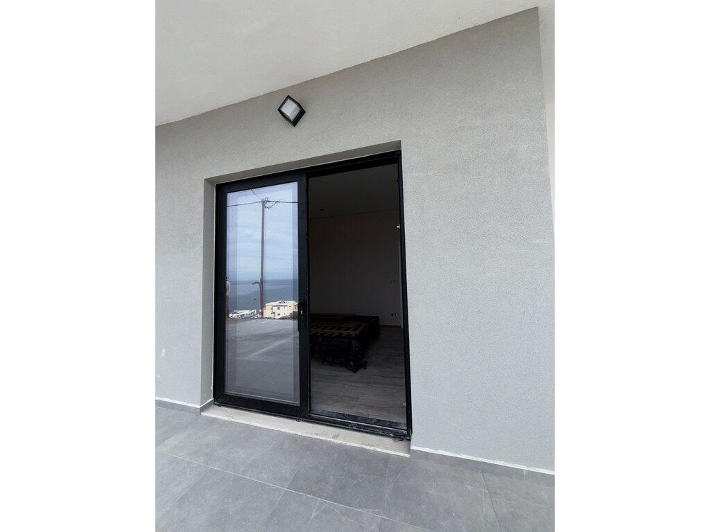 LEDA(plus121548)sarande,japim me qera vjetore vile ne rr. panorama me pamje nga deti-14,000 €/muaj