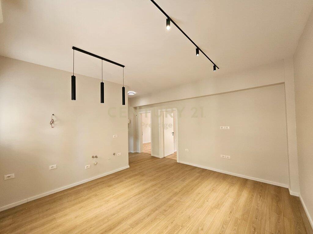 OFFICE SPACE FOR RENT – CENTER, ABOVE NEPTUN, TIRANA!