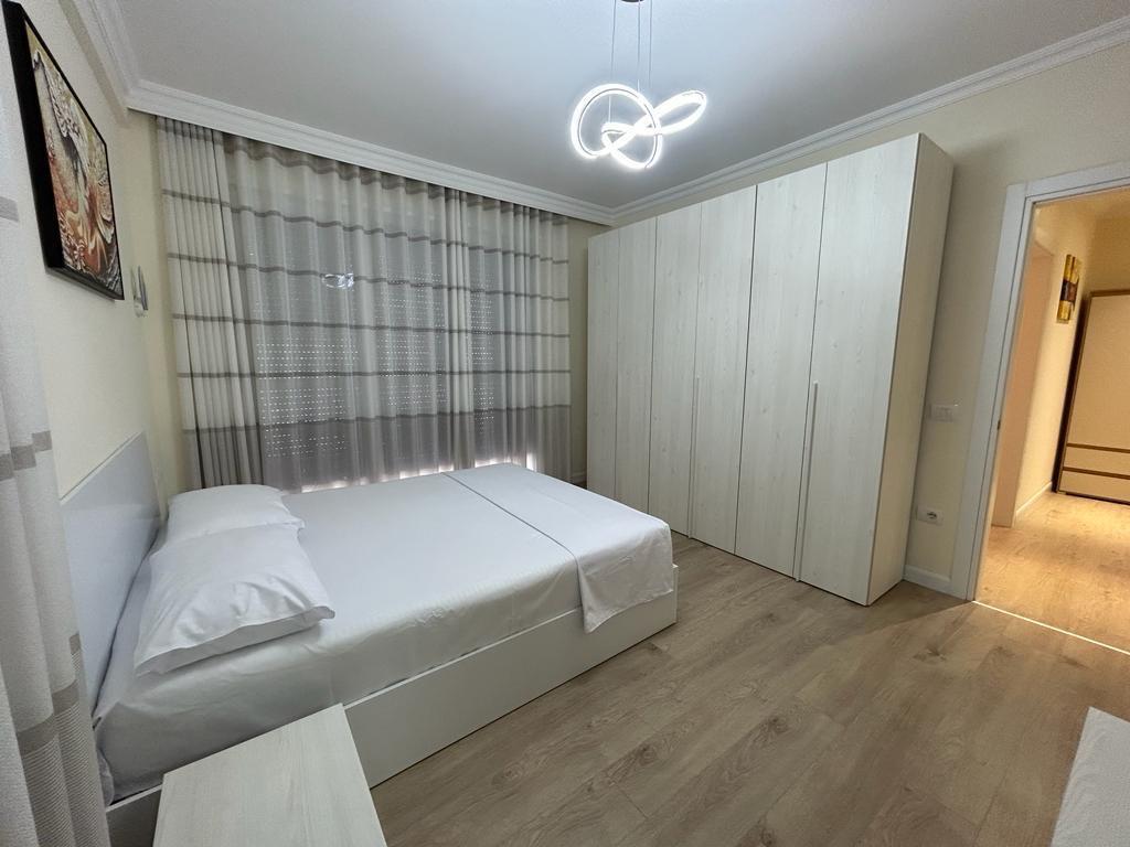 PAZARI I RI  APARTMENT 2+1+3 FOR RENT +PARKING SPACE 1300 EURO