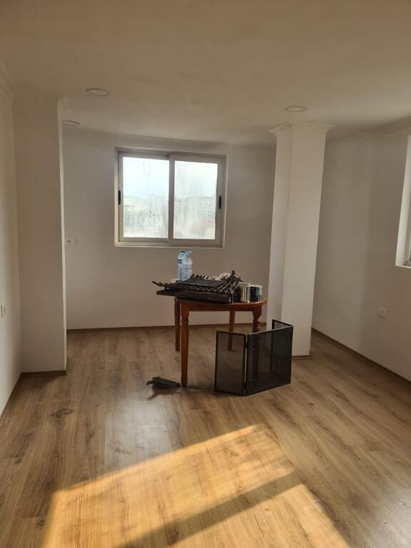 Shitet apartament 2+1 prane Rr.uga Kosovarevel
