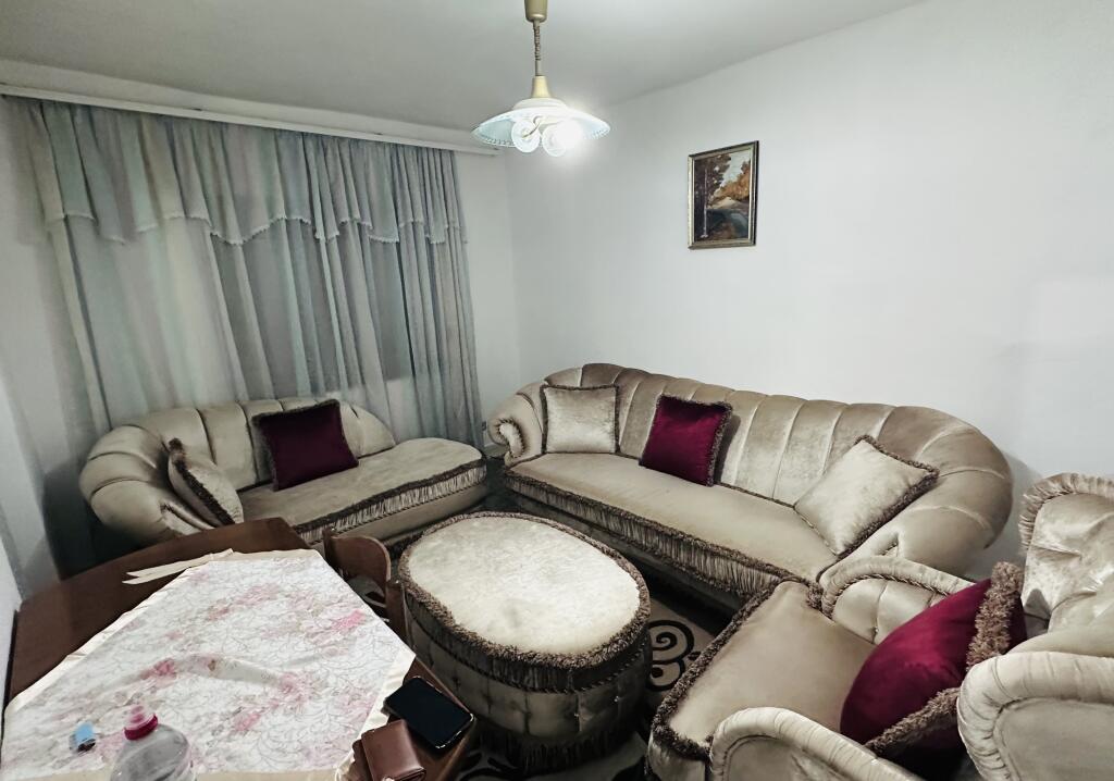 Jepet Me Qera Apartament 1+1+1 Ballkon