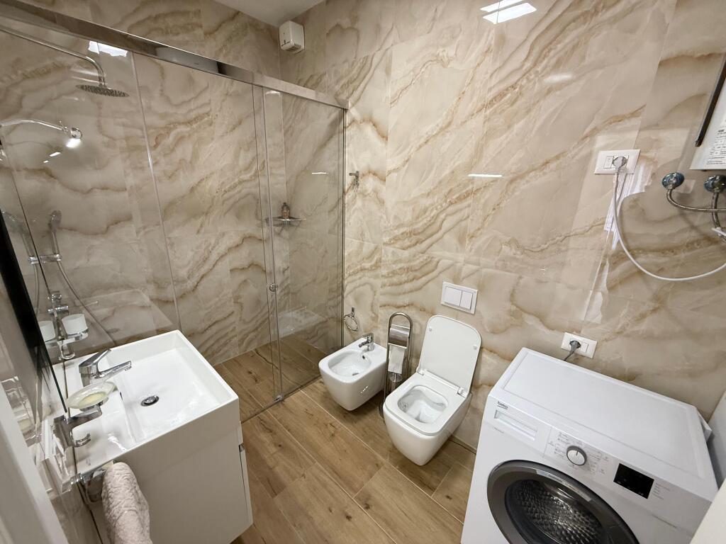 📢 Affitto – Appartamento 1+1 📍 21 Dhjetori, Garden Building💶 900 €/mese